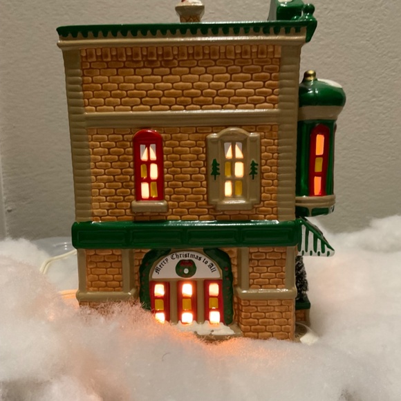 The Christmas Shop 56.50970 – Department 56 Retirements Dept 56 Original Snow Village Christmas Shop
